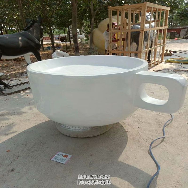 茶杯雕塑定制 景观户外雕塑点击 景观户外奶茶杯雕塑点击